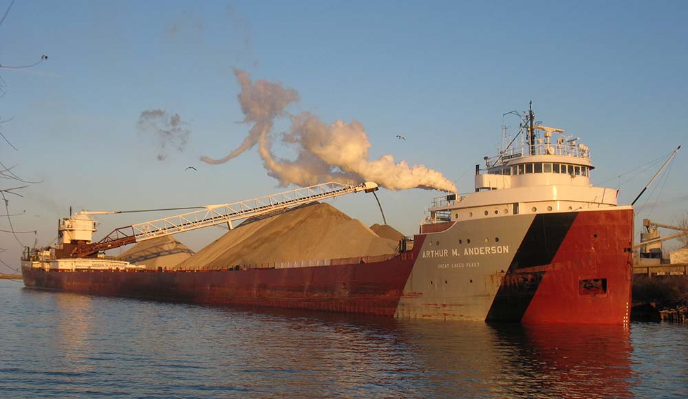 Транспортировка зерна по воде Корабль с зерном