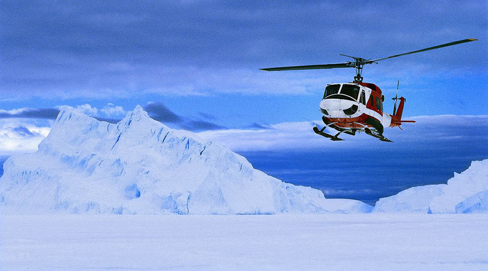Вертолёт в Антарктиде